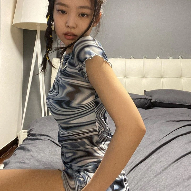 Y2K Jennie Vibes: Korean Chic trifft Wirbelwind Mini Kleid, Blackpink Style!